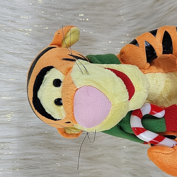 Winnie the Pooh's Tiger Signing Toy - Picture 3 of 8